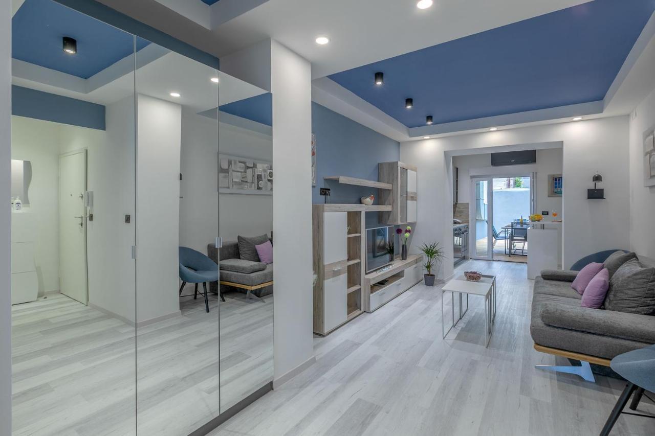 Arena Blue Dream - Modern Apartment With Terrace Pula Bagian luar foto