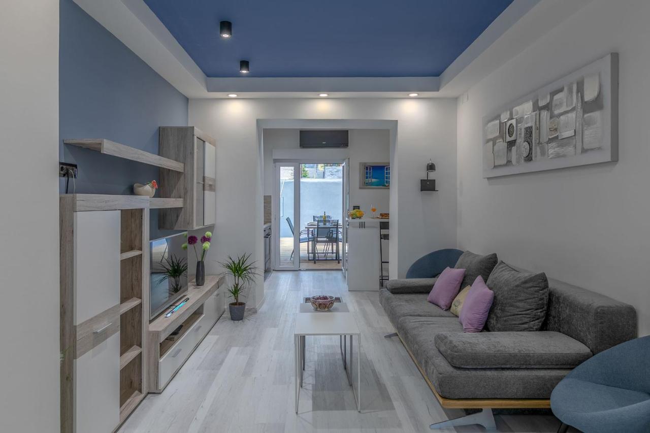 Arena Blue Dream - Modern Apartment With Terrace Pula Bagian luar foto