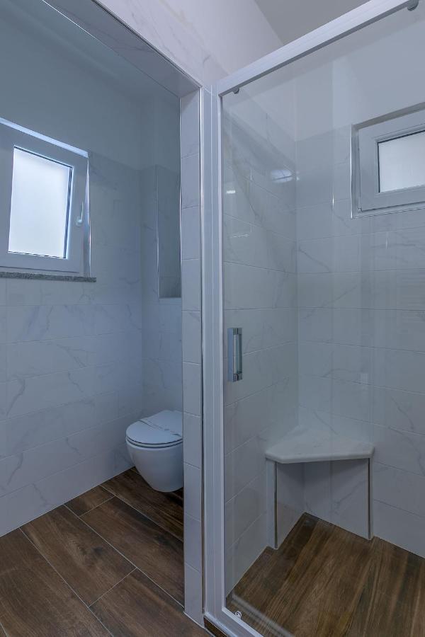 Arena Blue Dream - Modern Apartment With Terrace Pula Bagian luar foto
